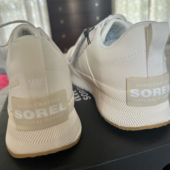 NWT Out N About III Sorrell - Picture 4 of 16